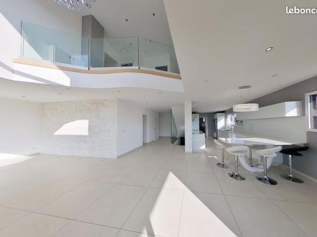 Maison 8 pièces 200 m²