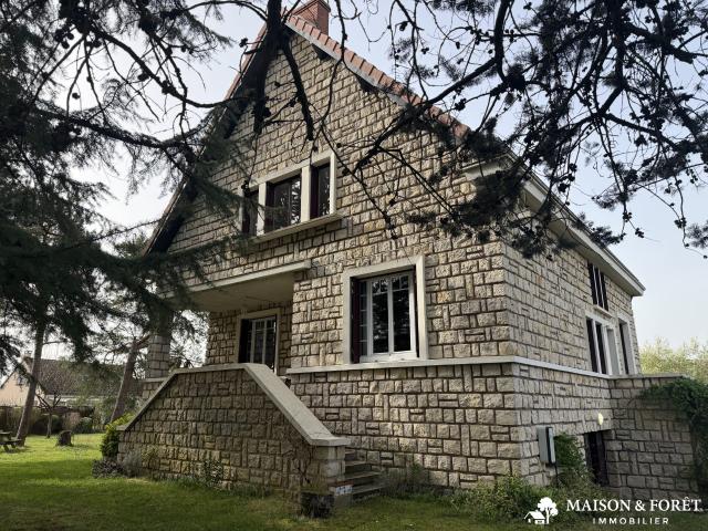 Maison 8 pièces 200 m²