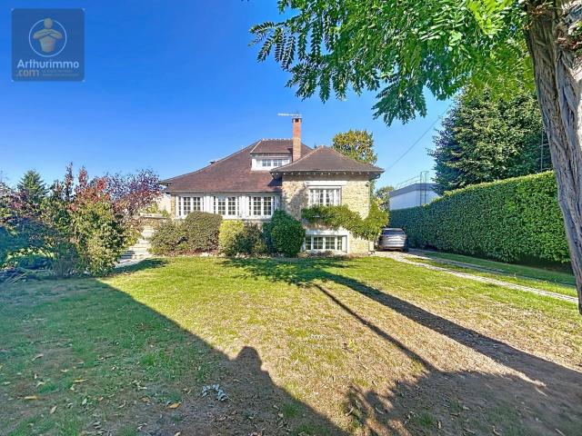 Maison 8 pièces 200 m²