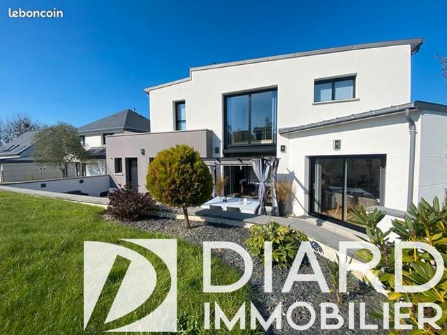 Maison 8 pièces 200 m²