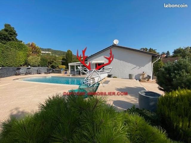 Maison 8 pièces 200 m²