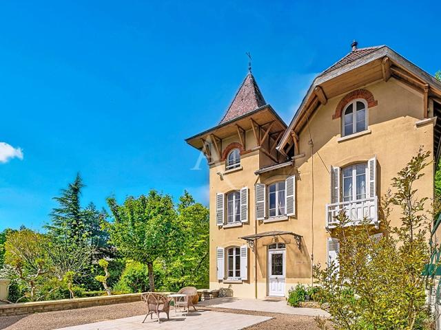 Maison 8 pièces 200 m²