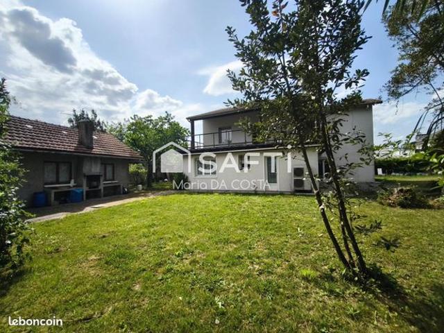 Maison 8 pièces 200 m²
