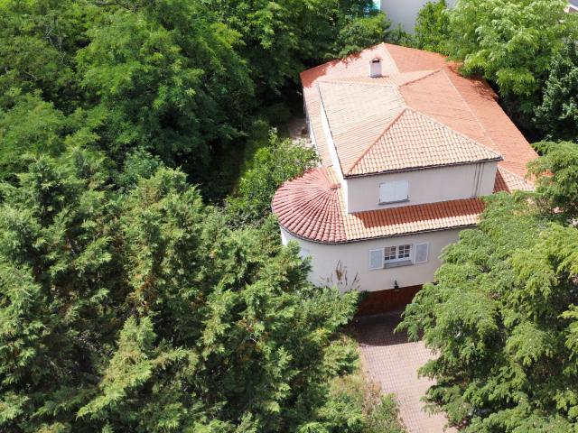 Maison 8 pièces 200 m²