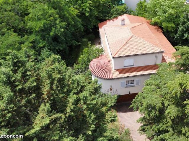 Maison 8 pièces 200 m²