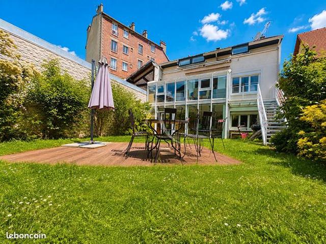 Maison 8 pièces 200 m²
