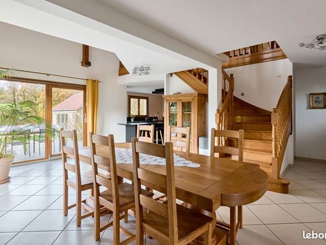 Maison 8 pièces 200 m²
