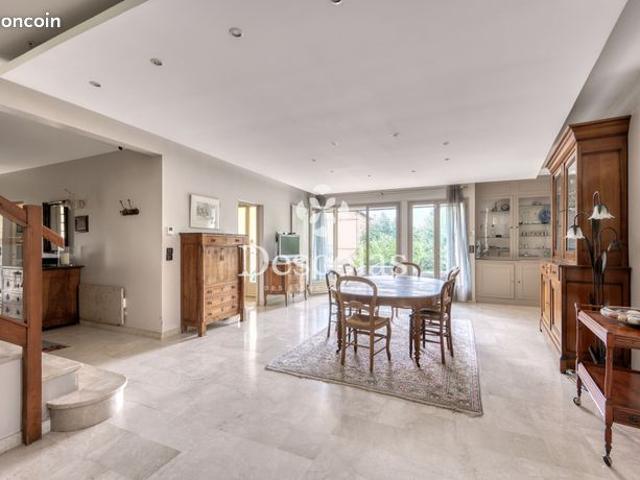Maison 8 pièces 200 m²