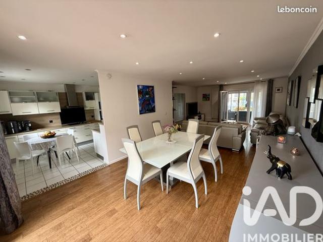 Maison 8 pièces 200 m²