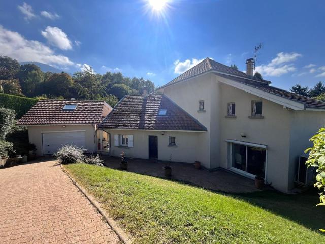Maison 8 pièces 200 m²