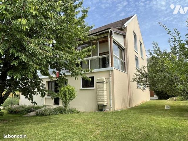 Maison 8 pièces 200 m²