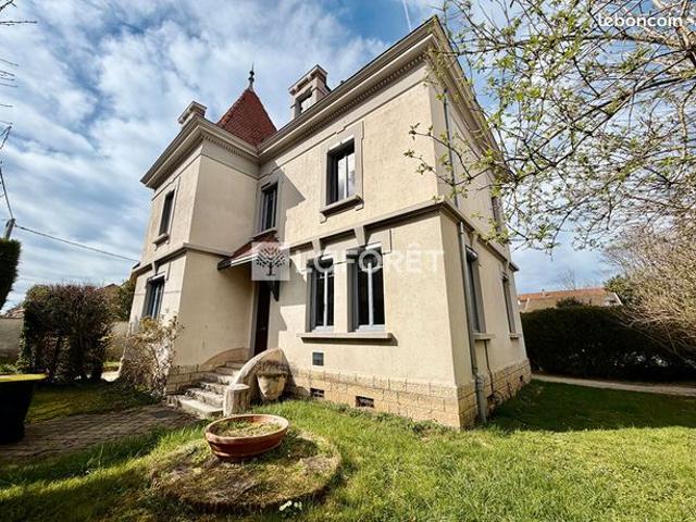 Maison 8 pièces 200 m²