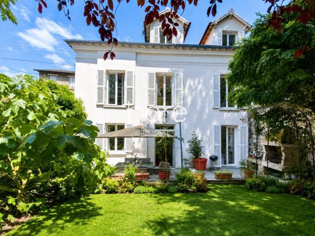 Maison 8 pièces 200 m²