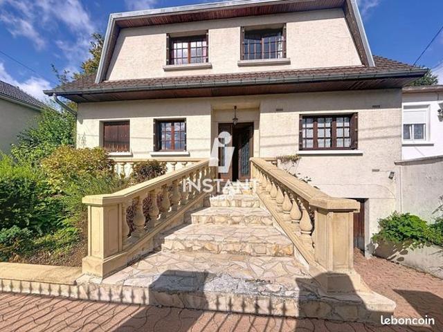 Maison 8 pièces 200 m²