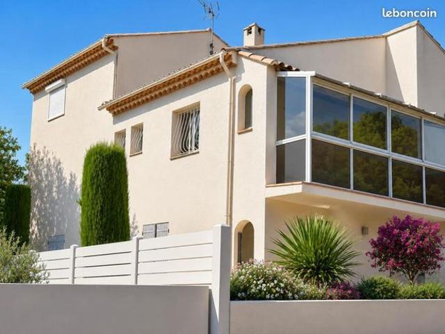 Maison 8 pièces 200 m²
