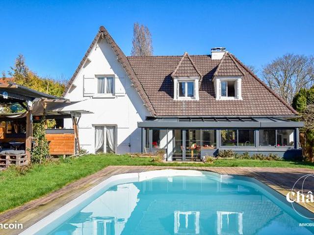 Maison 8 pièces 200 m²