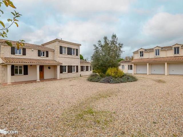 Maison 8 pièces 200 m²
