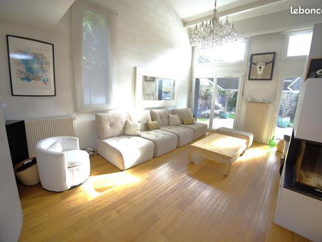 Maison 8 pièces 200 m²