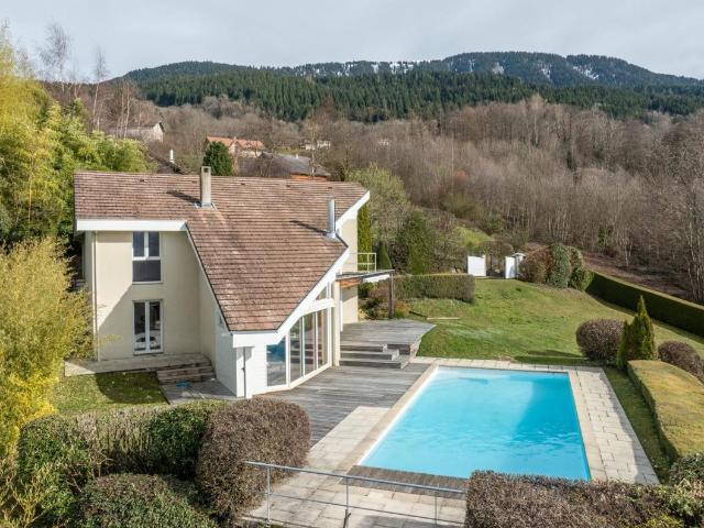 Maison 8 pièces 200 m²