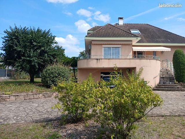 Maison 8 pièces 200 m²