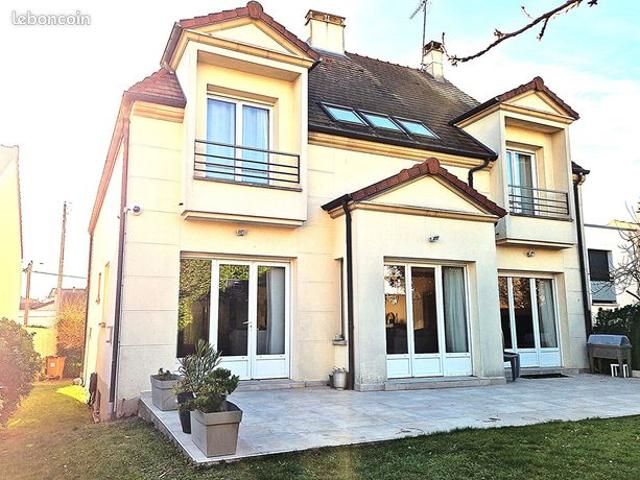 Maison 8 pièces 200 m²
