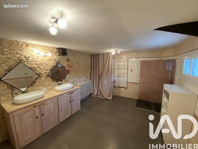 Maison 8 pièces 200 m²