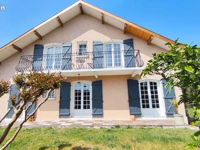Maison 8 pièces 200 m²
