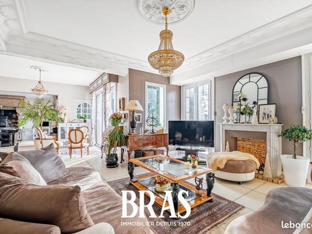 Maison 8 pièces 200 m²