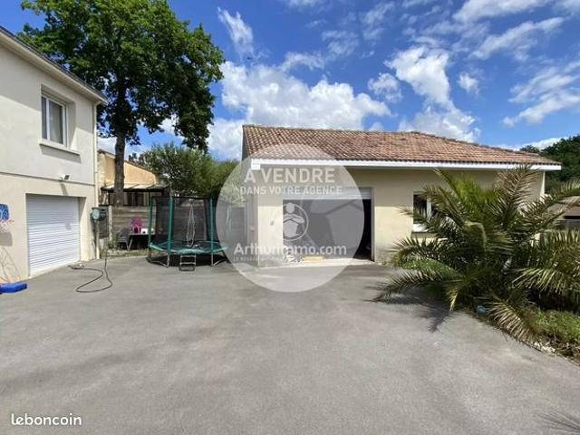 Maison 8 pièces 200 m²