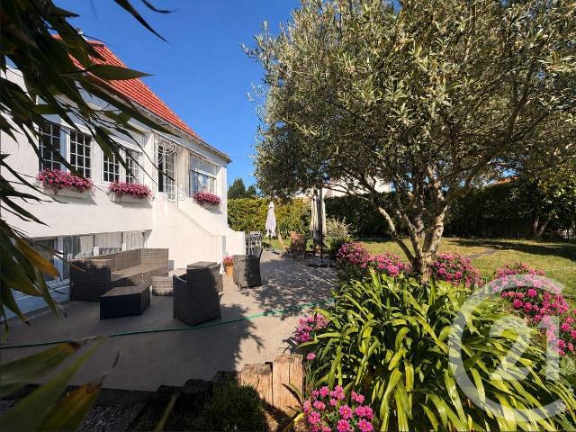 Maison 8 pièces 200 m²