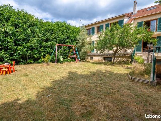 Maison 8 pièces 200 m²