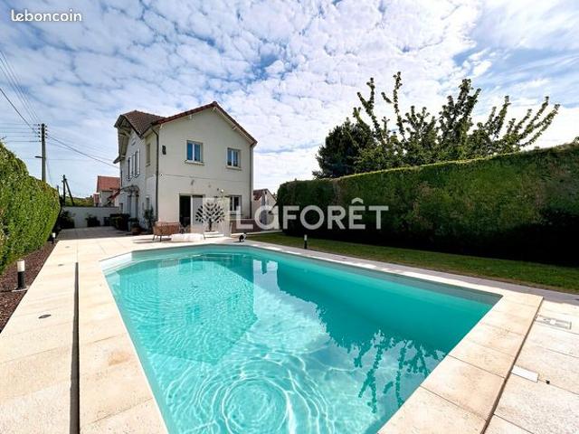 Maison 8 pièces 200 m²
