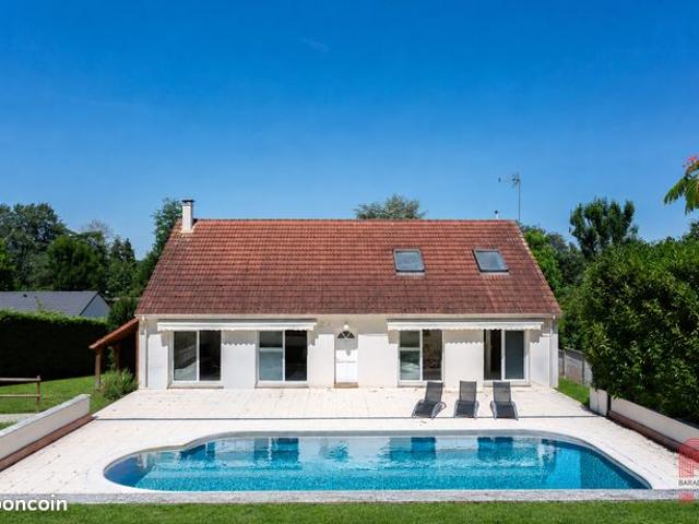 Maison 8 pièces 200 m²
