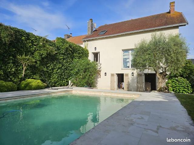 Maison 8 pièces 200 m²