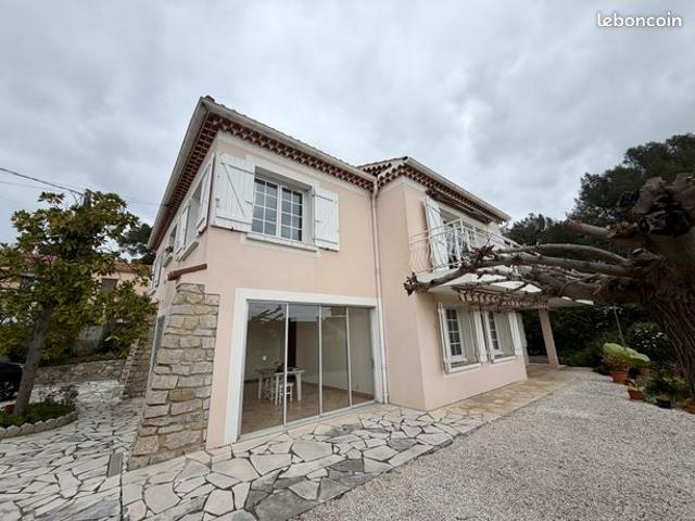Maison 8 pièces 200 m²