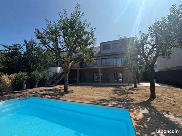 Maison 8 pièces 200 m²