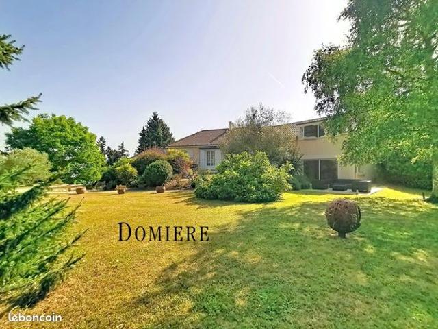 Maison 8 pièces 200 m²