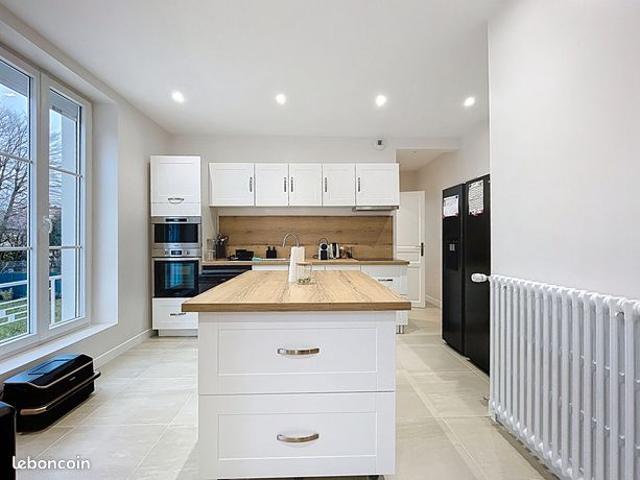 Maison 8 pièces 200 m²