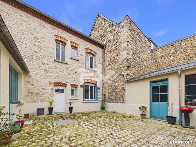Maison 8 pièces 200 m²