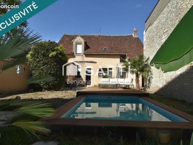 Maison 8 pièces 215 m²