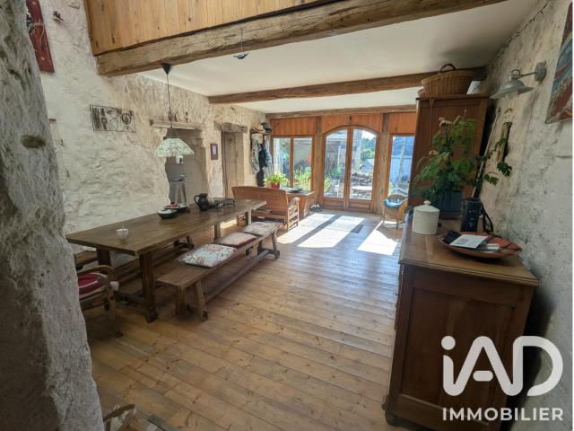 Maison 8 pièces 200 m²