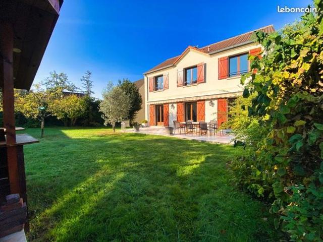 Maison 8 pièces 200 m²