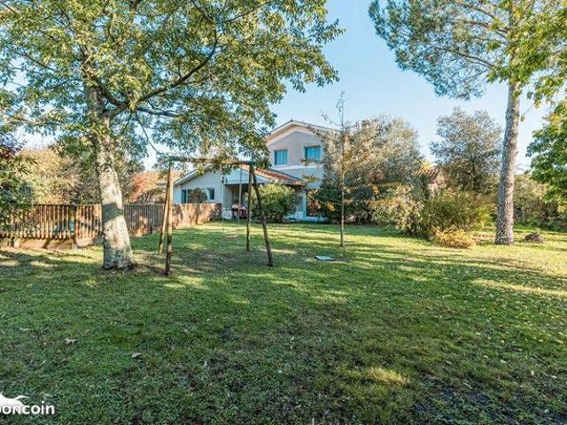 Maison 8 pièces 200 m²