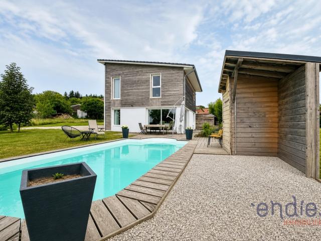 Maison 8 piéces, 200m2 avec Gite indépendant