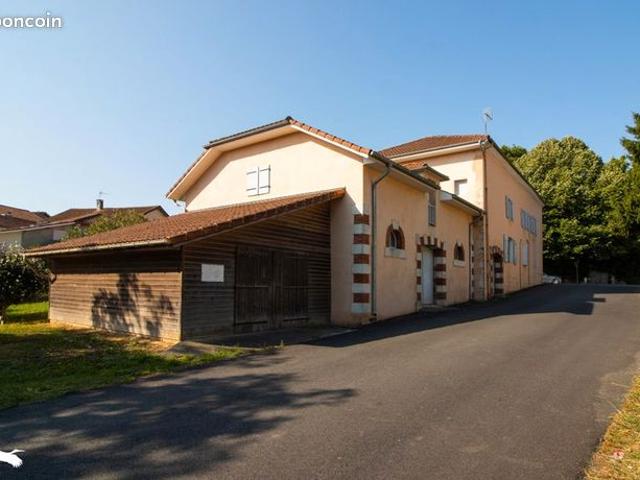 Maison 8 pièces 201 m²