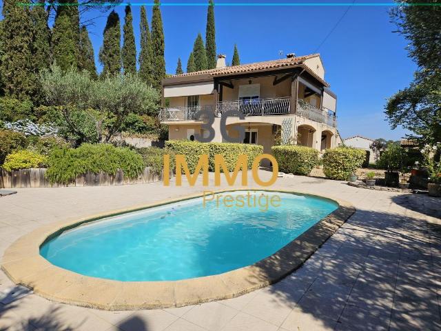 Maison 8 pièces 201 m²