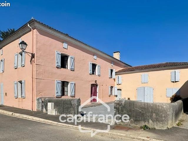 Maison 8 pièces 201 m²