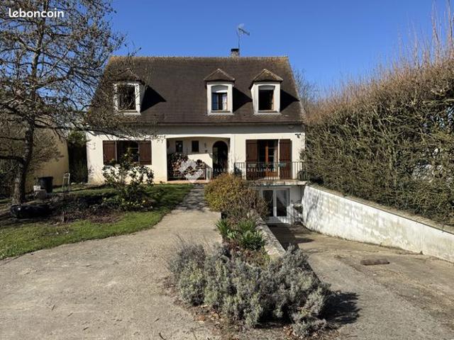 Maison 8 pièces 201 m²
