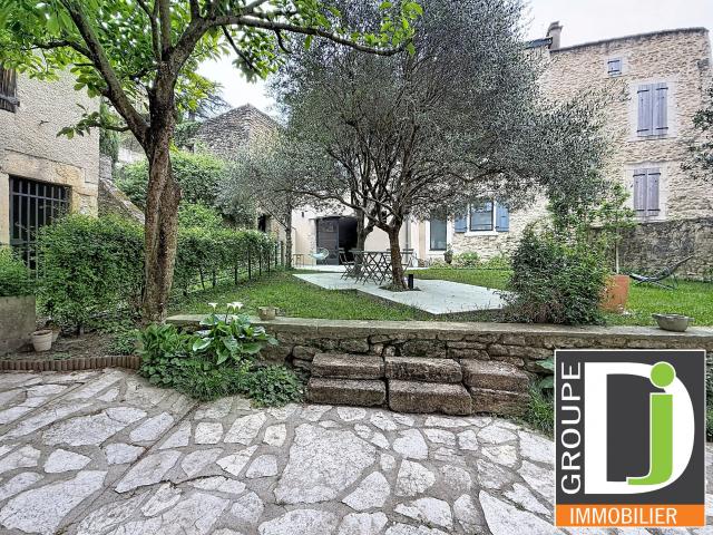 Maison 8 pièces 201 m²
