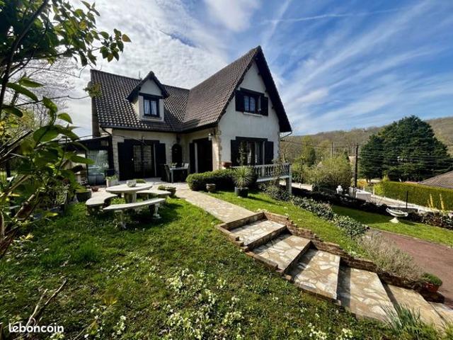Maison 8 pièces 201 m²